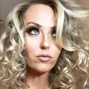 Meet your Posher, Carly